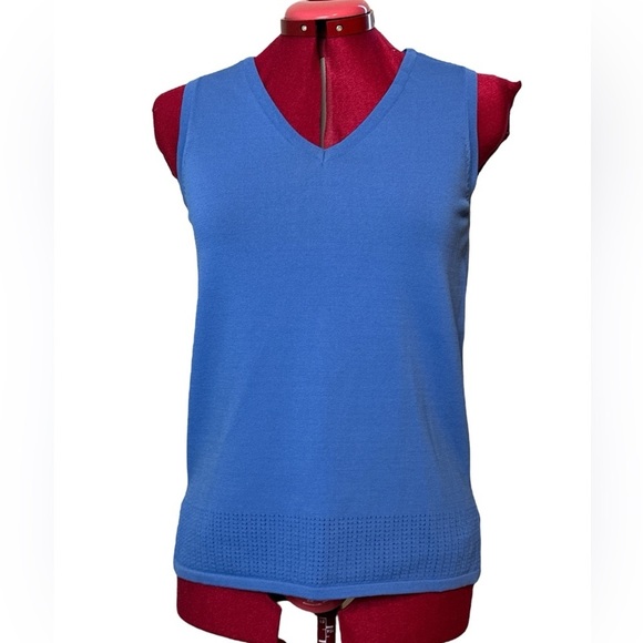 Cleo blue sleeveless knit v-neck layering sweater - Picture 2 of 11